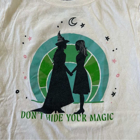 Wicked White Crewneck T-shirt size large 10/12 - Picture 2 of 5